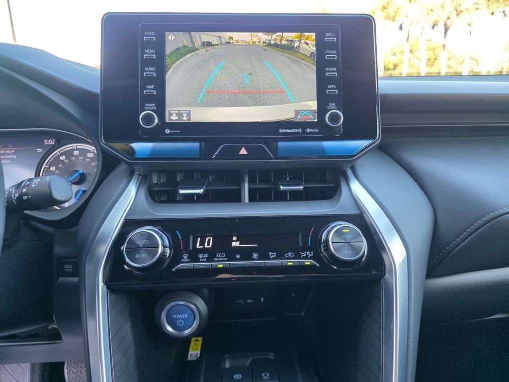Used 2022 Toyota Venza XLE image 23