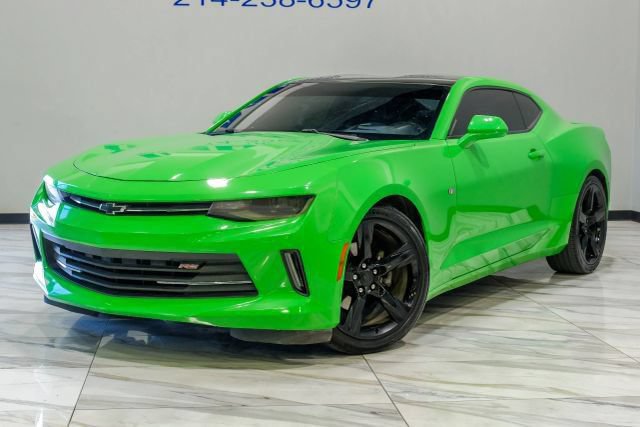 Used 2017 Chevrolet Camaro LT RWD image 2
