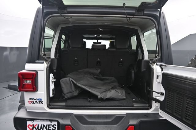 Used 2022 Jeep Wrangler Unlimited Rubicon 4xe w/ Cold Weather Group AWD/4WD image 30