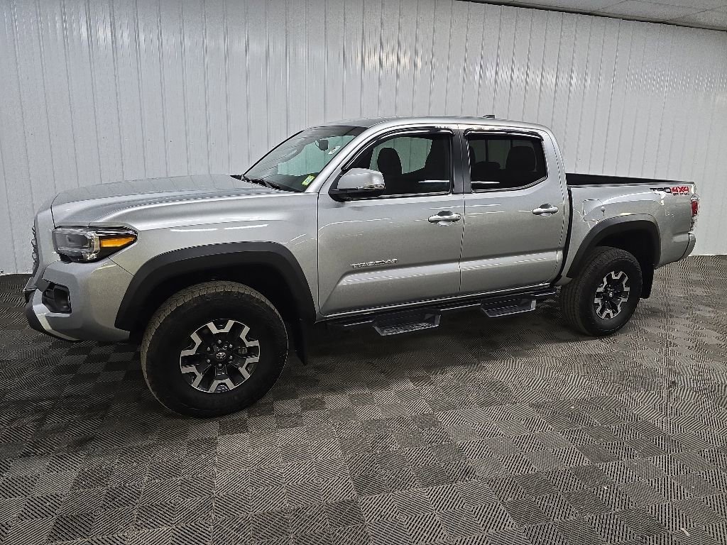 Used 2023 Toyota Tacoma TRD Off-Road w/ Technology Package AWD/4WD image 6