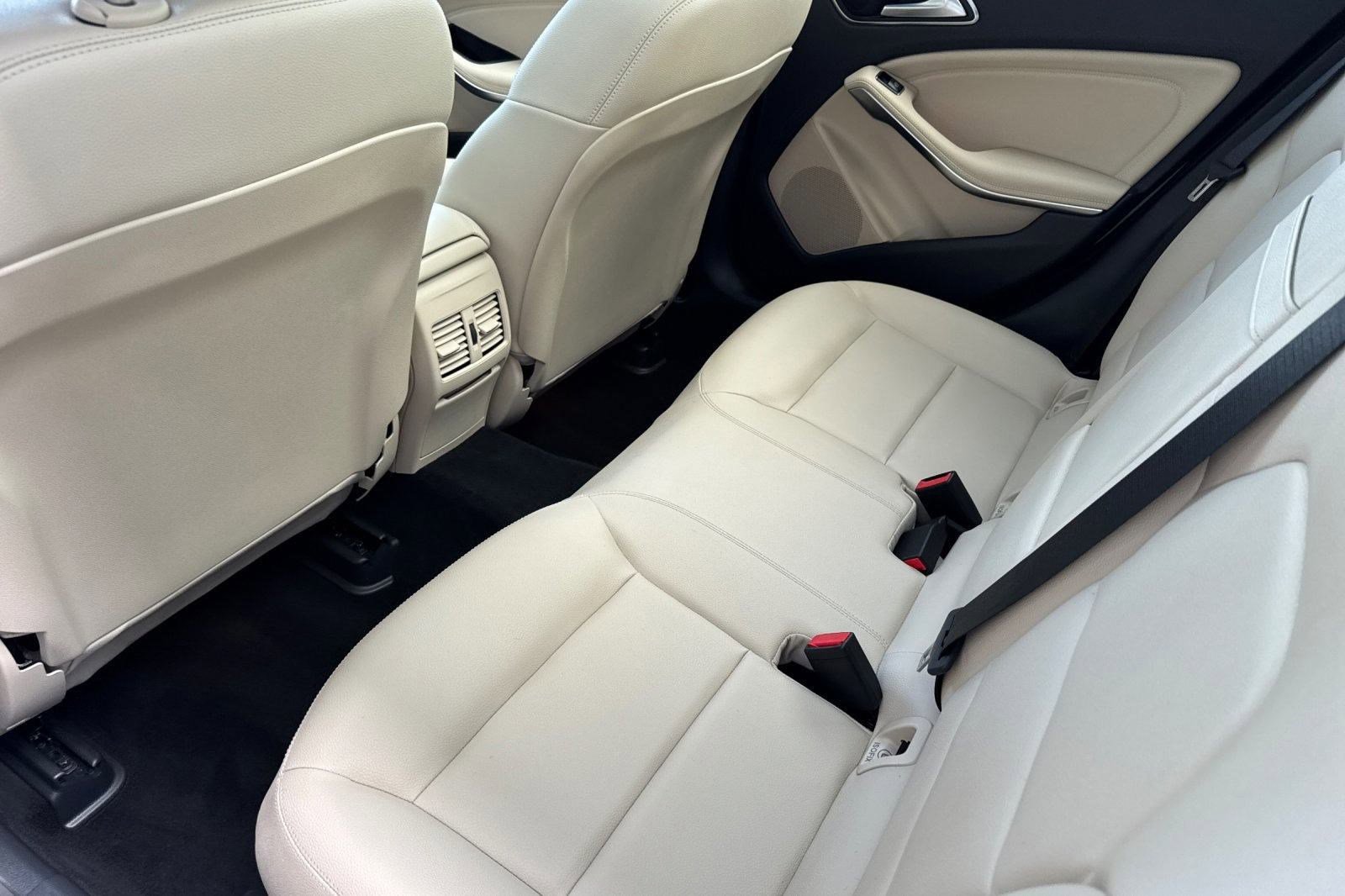 Certified 2018 Mercedes-Benz GLA 250 4MATIC image 25