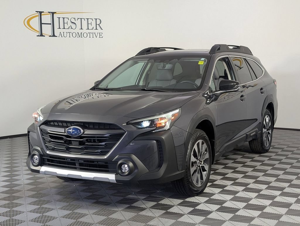 Used 2025 Subaru Outback Limited AWD/4WD image 4