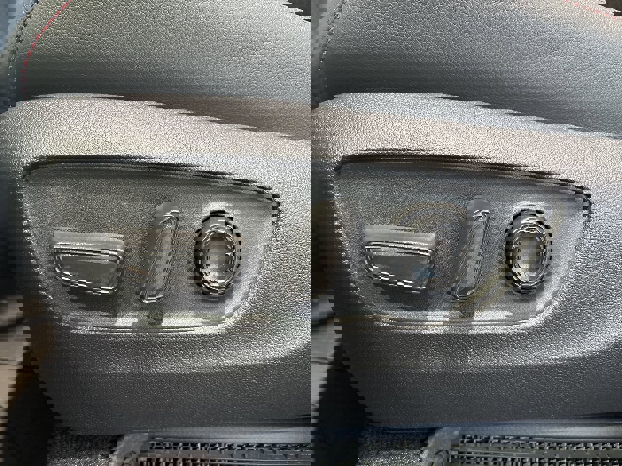 New 2025 Toyota Sienna XSE image 12