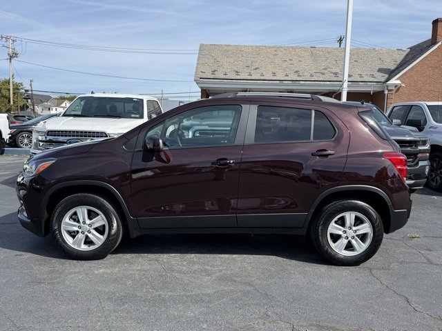 Used 2022 Chevrolet Trax LT w/ Premium Seat Package image 4