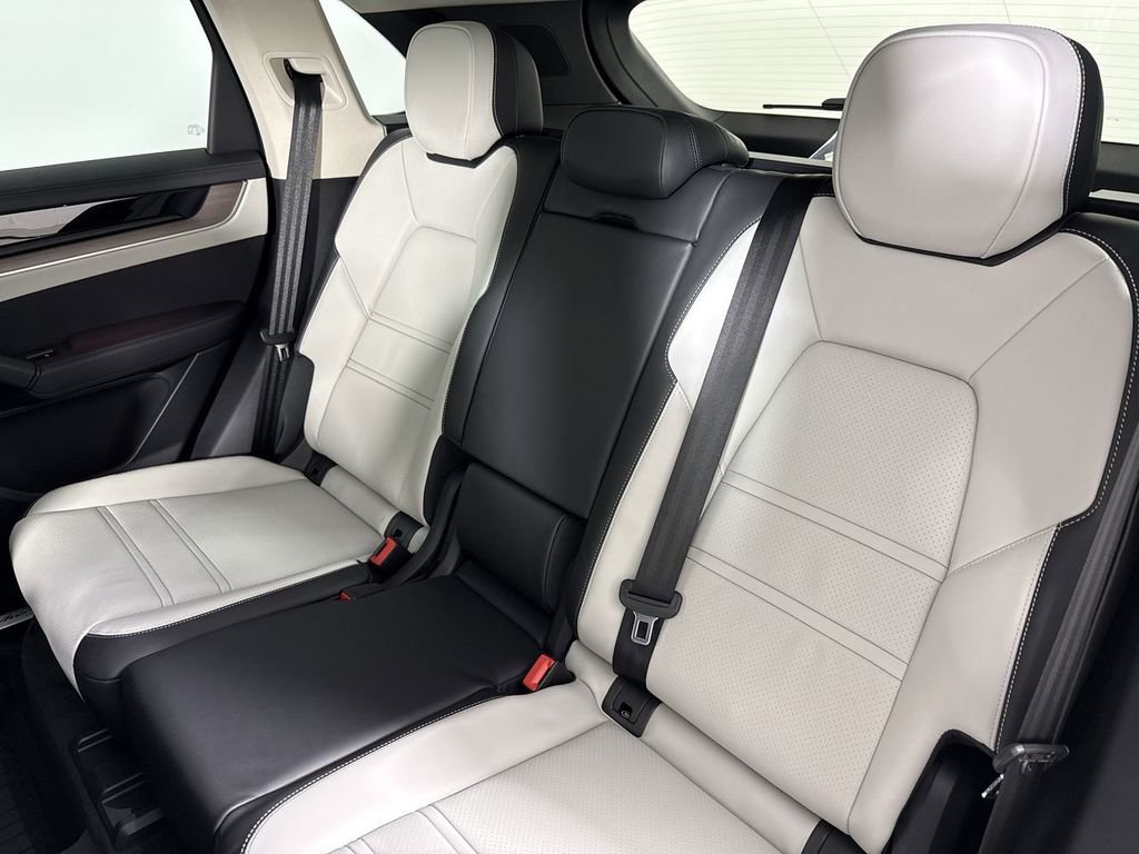 New 2026 Porsche Cayenne image 22