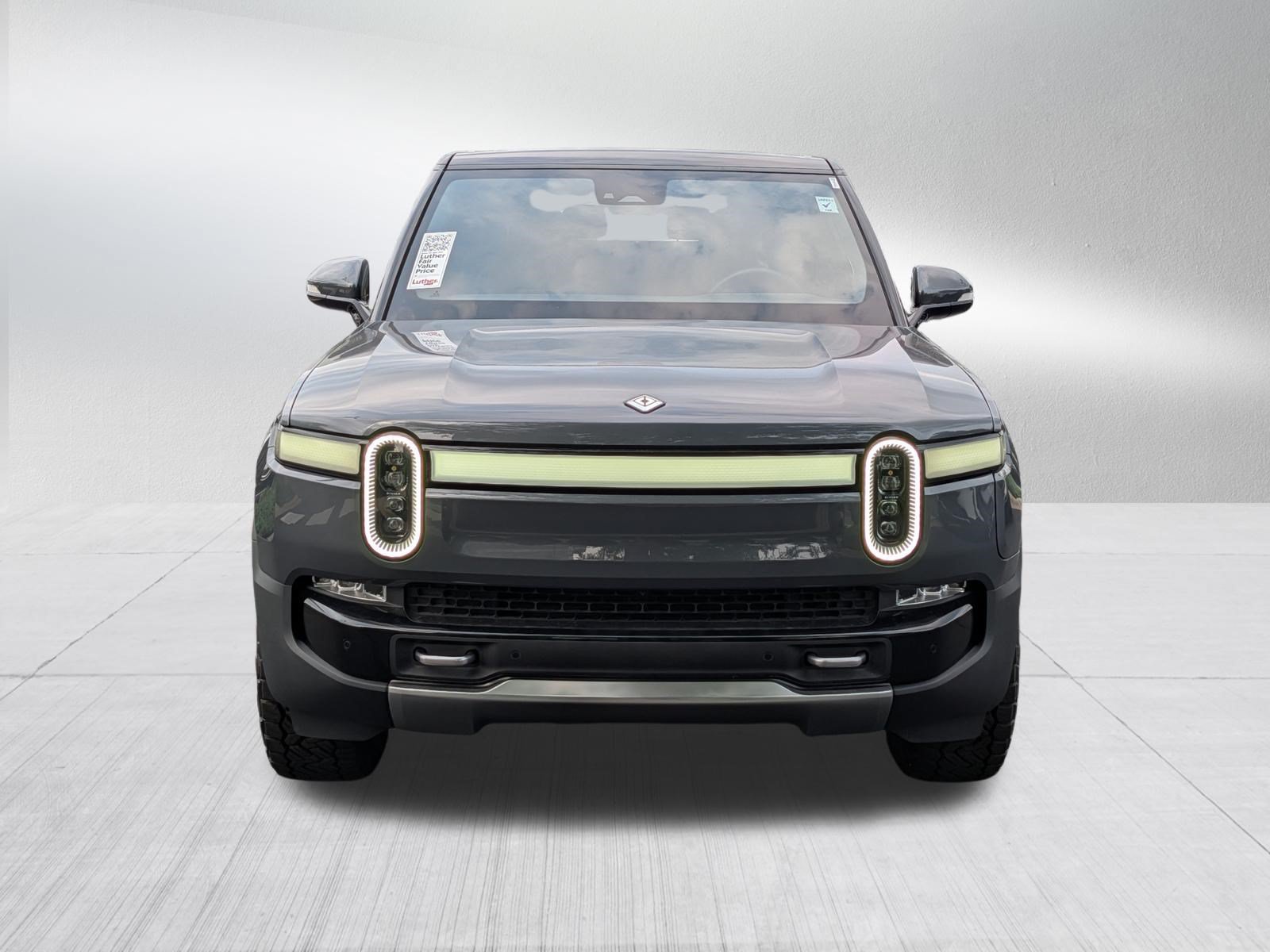 Used 2023 Rivian R1S Adventure AWD/4WD image 2