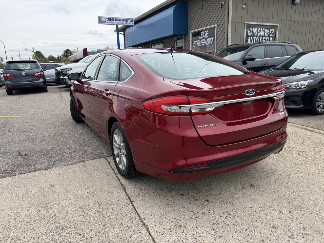 Used 2017 Ford Fusion SE w/ Fusion SE Technology Package FWD image 32