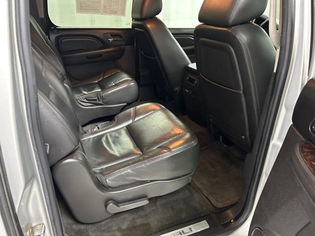 Used 2011 GMC Yukon XL Denali image 13