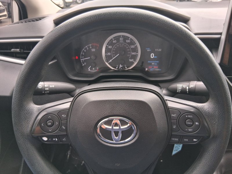 Used 2021 Toyota Corolla LE FWD image 13