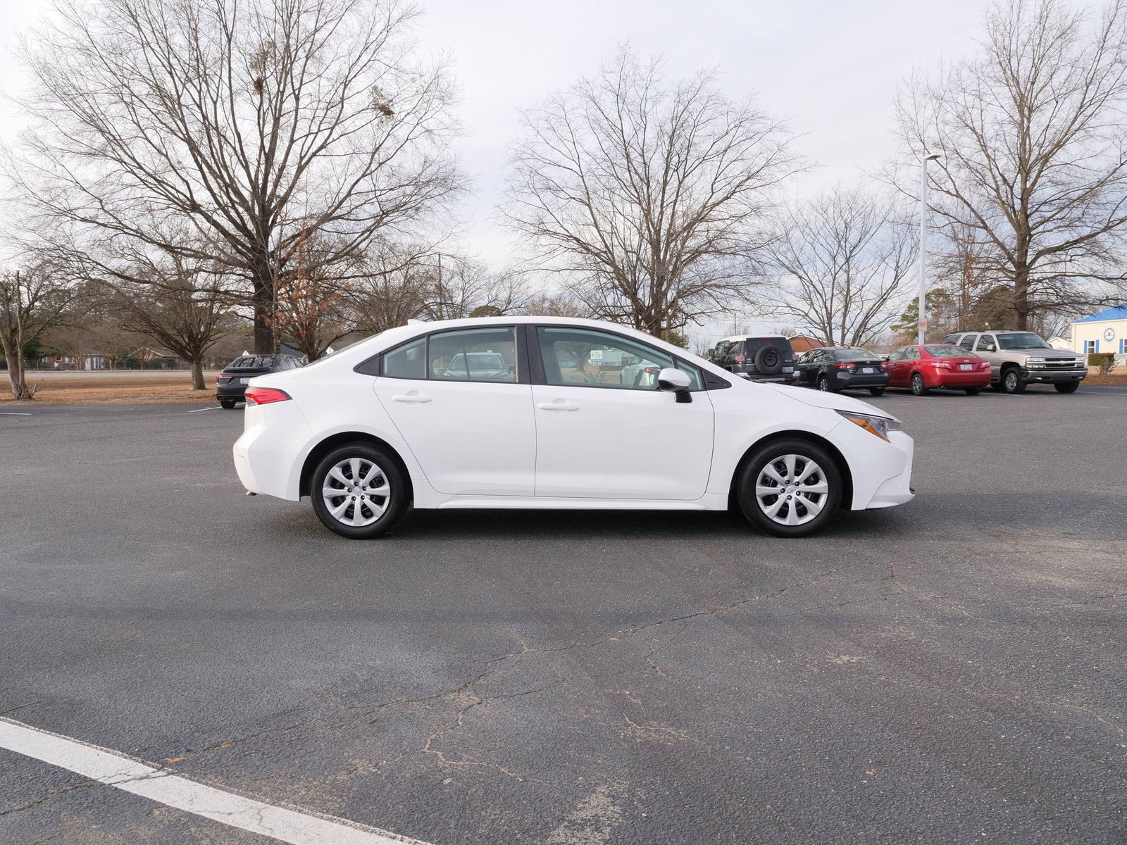 Used 2023 Toyota Corolla LE image 3