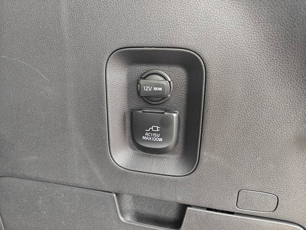 Used 2022 Kia Carnival SX Prestige image 38