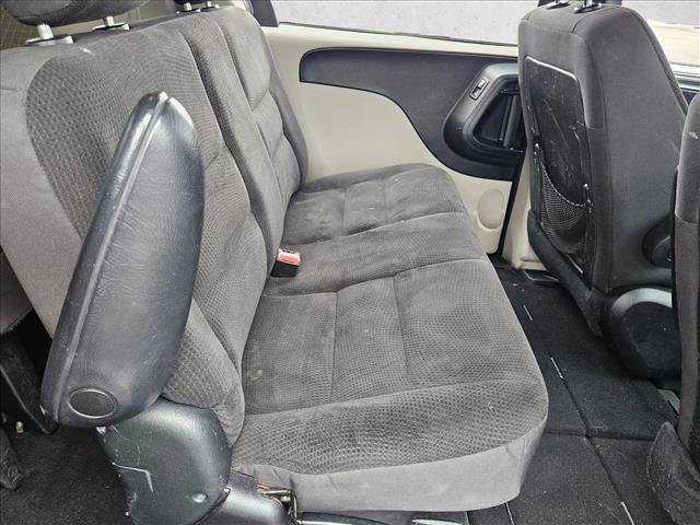 Used 2019 Dodge Grand Caravan SE w/ UConnect Hands-Free Group image 19