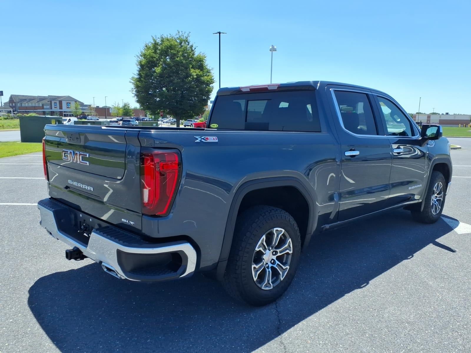 Certified 2022 GMC Sierra 1500 SLT w/ SLT Convenience Package AWD/4WD image 4