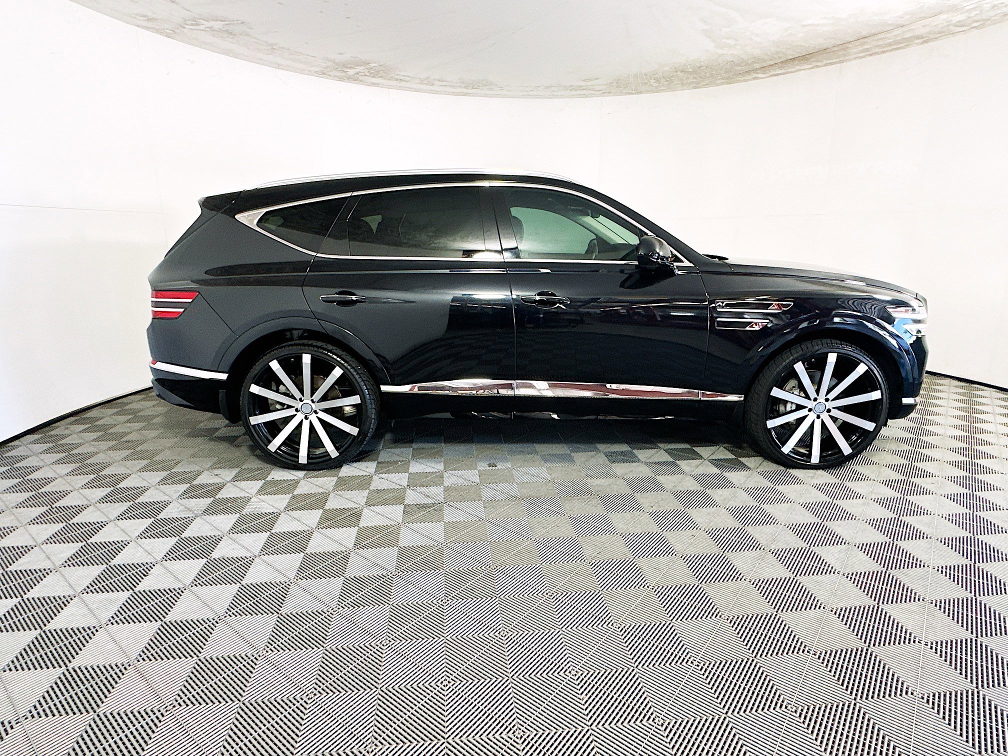 Used 2021 Genesis GV80 3.5T w/ Advanced Package 06 AWD/4WD image 2