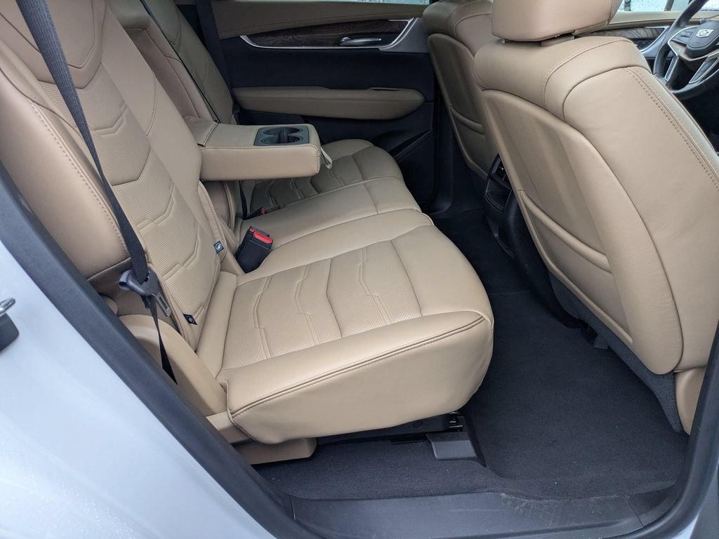 Used 2023 Cadillac XT5 Sportv w/ Platinum Package AWD/4WD image 39