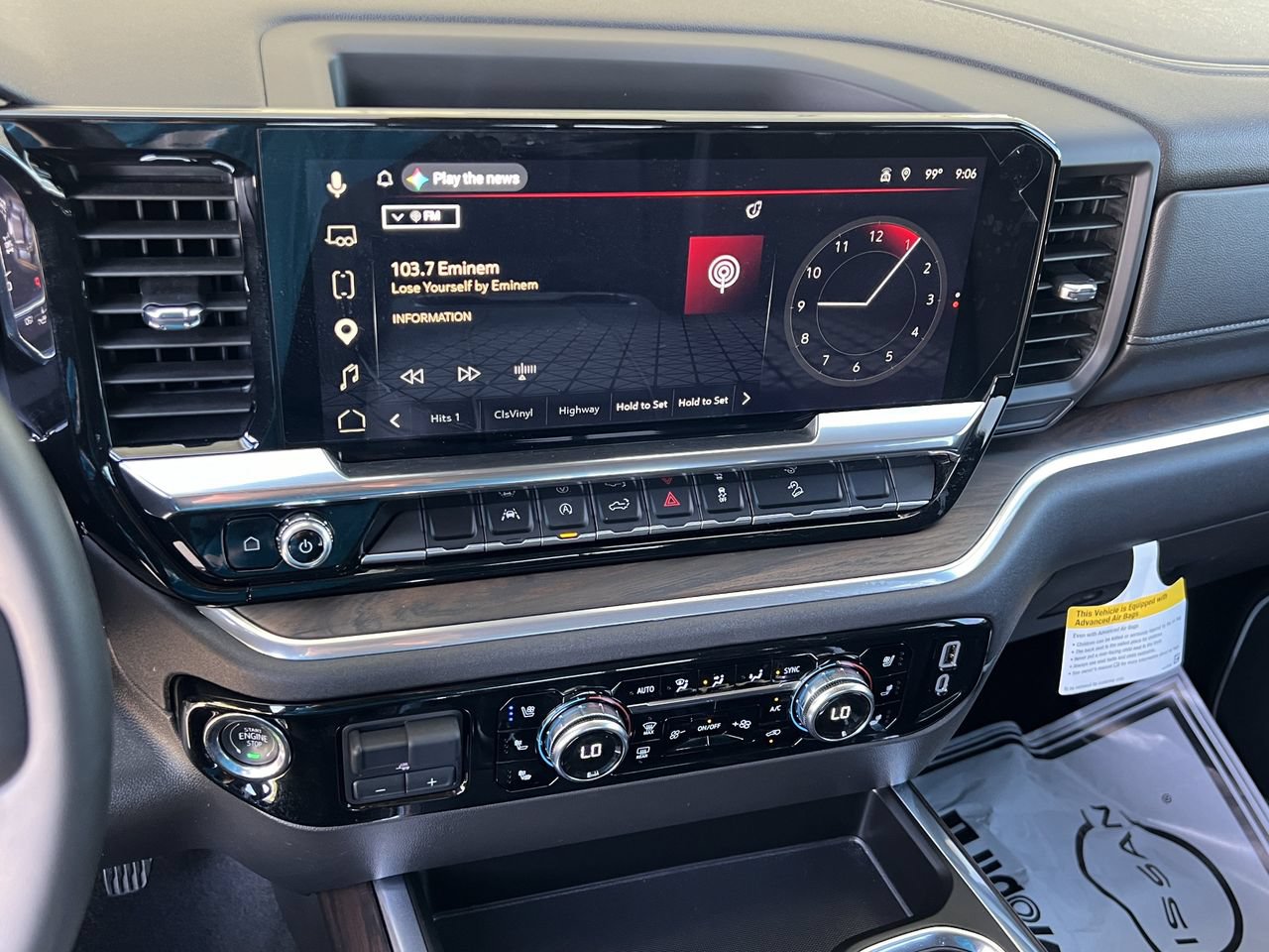 Used 2025 GMC Sierra 1500 SLT AWD/4WD image 17