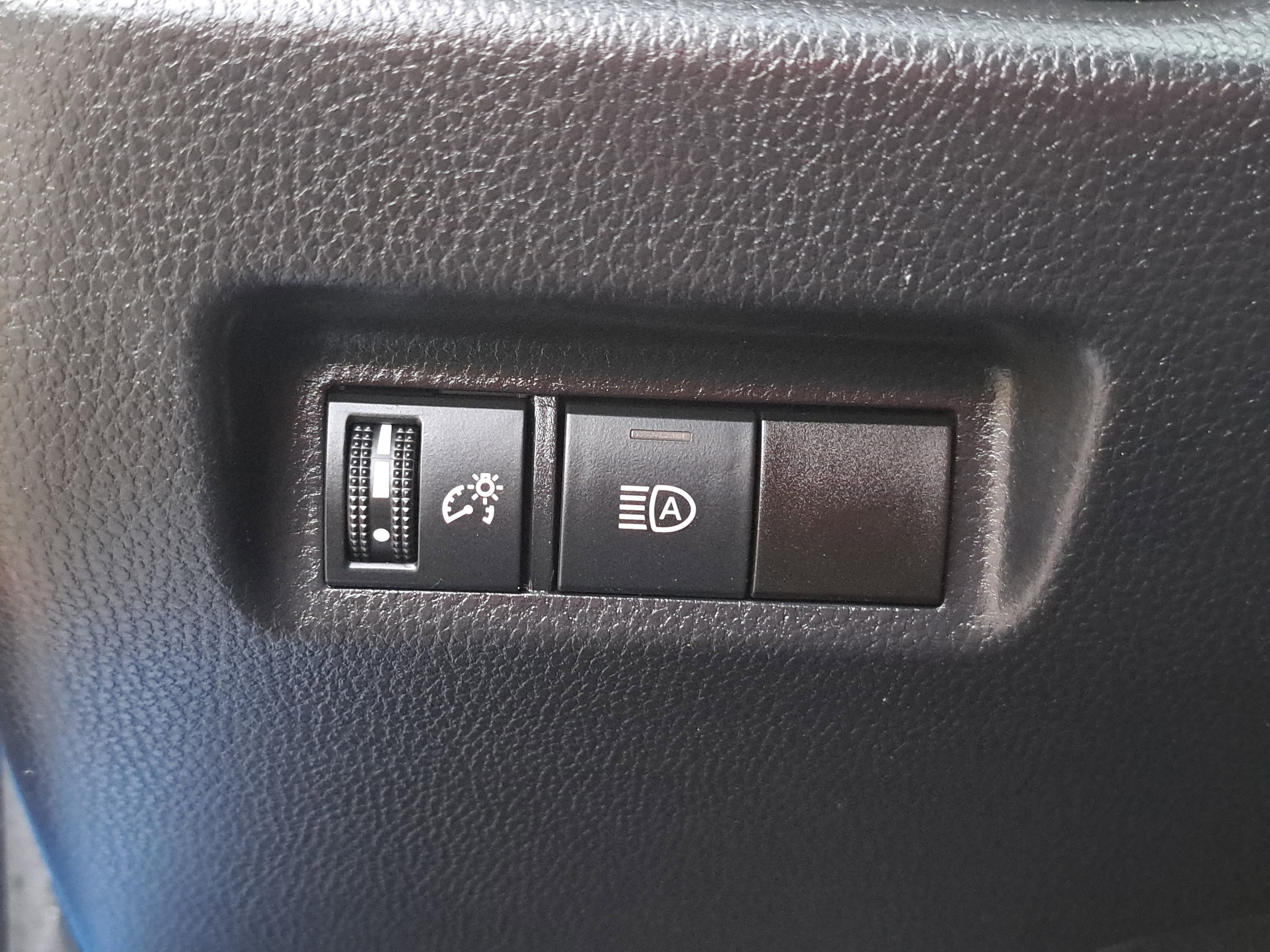 Used 2020 Toyota RAV4 LE image 24