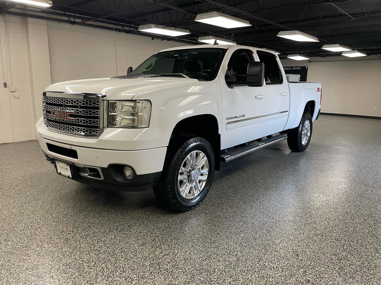 Used 2013 GMC Sierra 2500 Denali w/ Suspension Package, Off-Road image 10