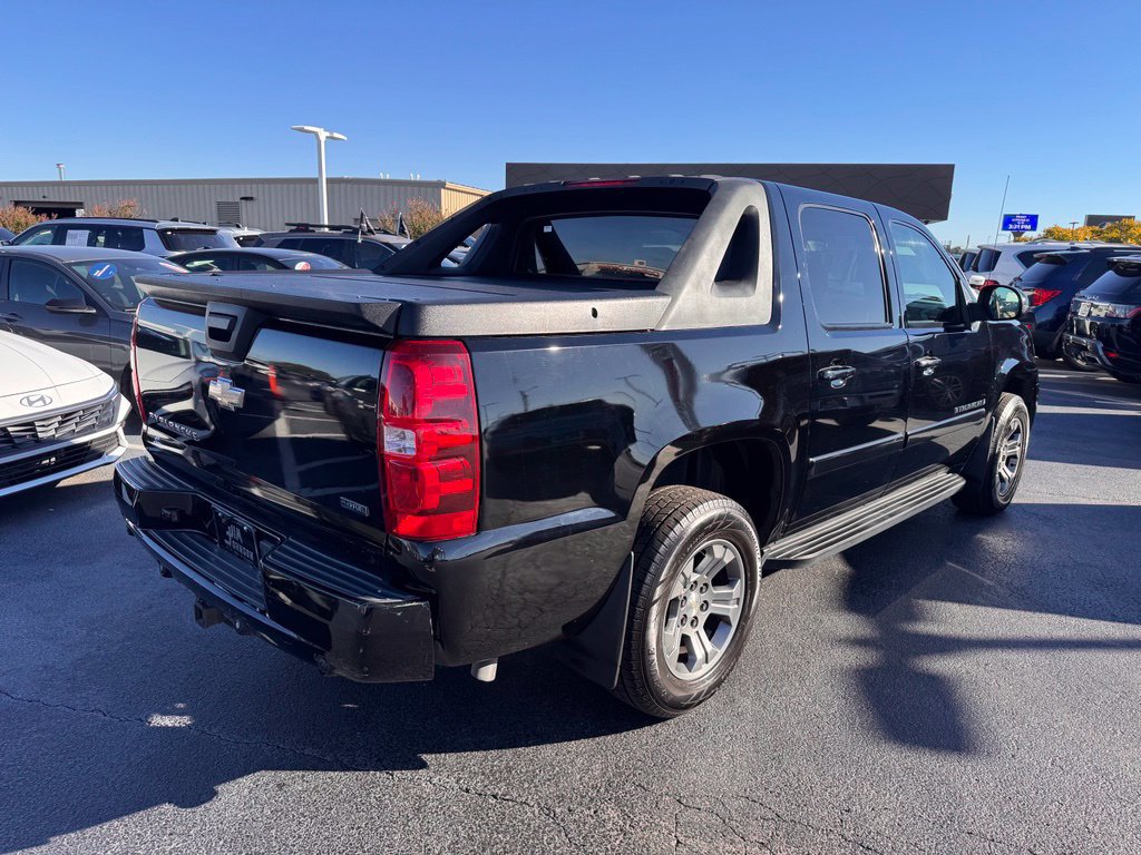 Used 2008 Chevrolet Avalanche LT w/ LT Preferred Equipment Group AWD/4WD image 5