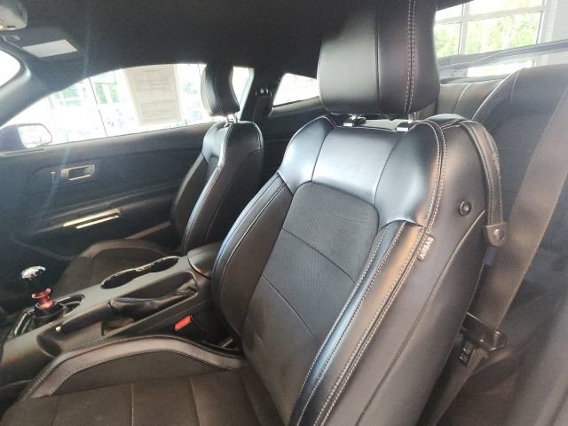 Used 2016 Ford Mustang Shelby GT350 w/ Technology Package RWD image 25