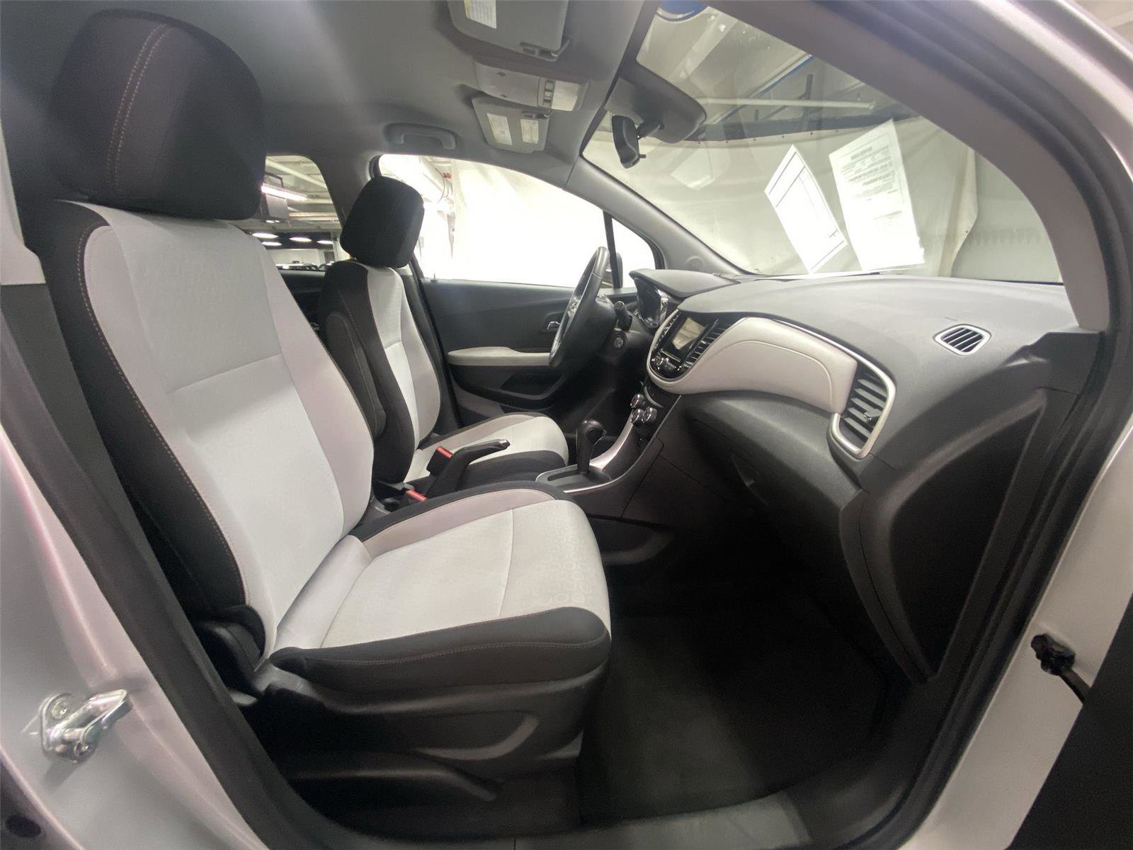 Used 2019 Chevrolet Trax LS w/ Tint and Cruise Package AWD/4WD image 28