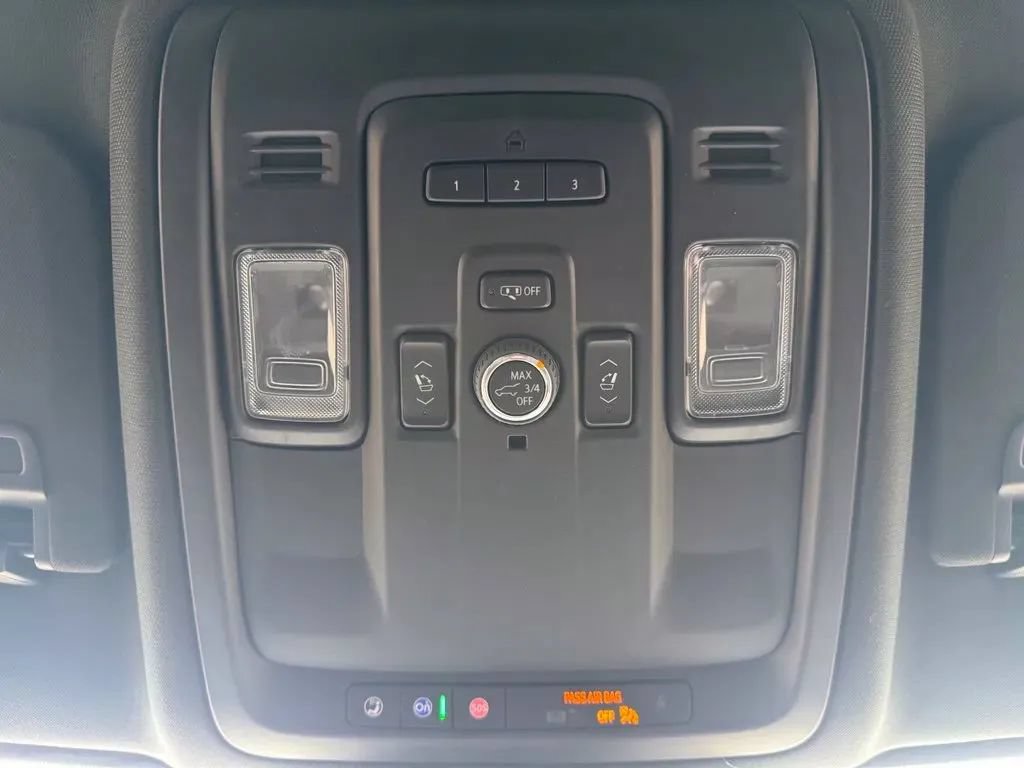 Used 2024 Cadillac Escalade Luxury AWD/4WD image 31