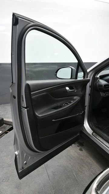 Used 2020 Hyundai Santa Fe Limited w/ Cargo Package image 16