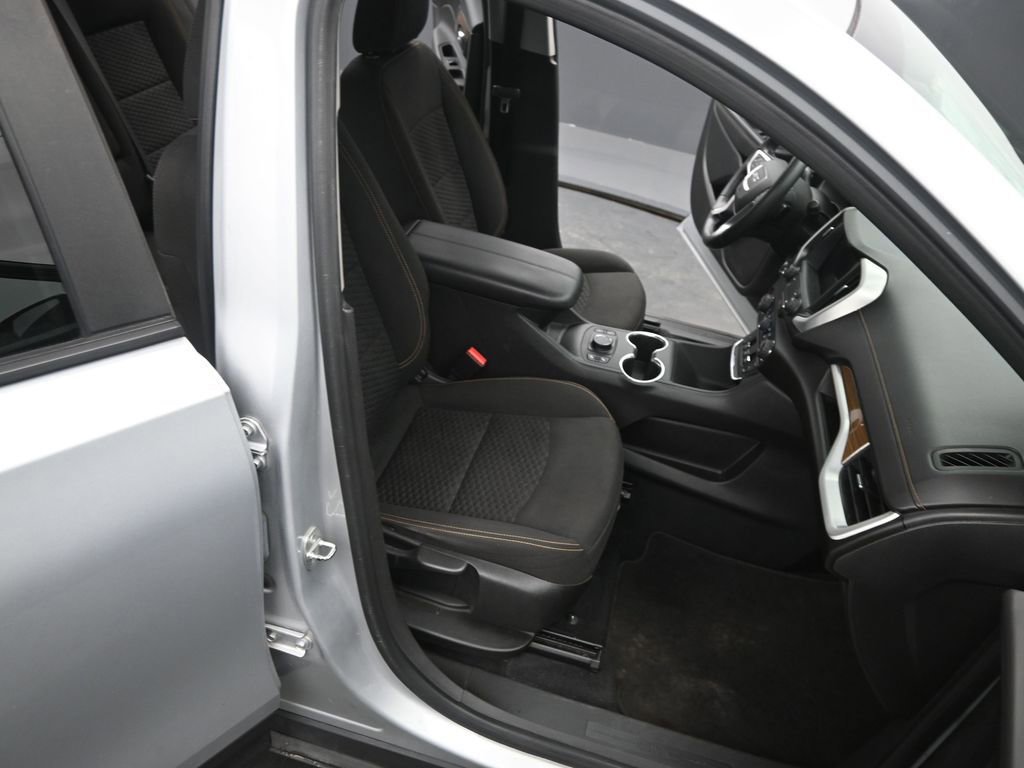 Used 2021 GMC Terrain SLE w/ Driver Convenience Package image 19