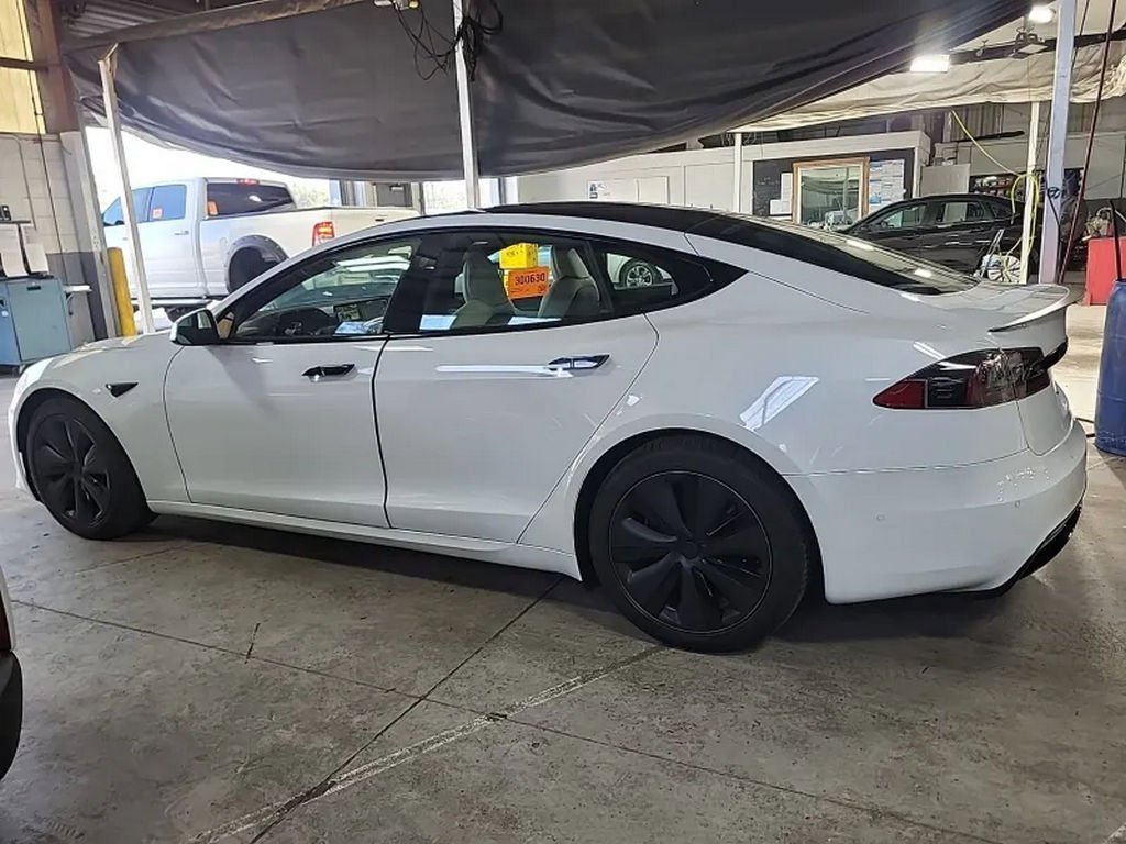 Used 2021 Tesla Model S Plaid image 3