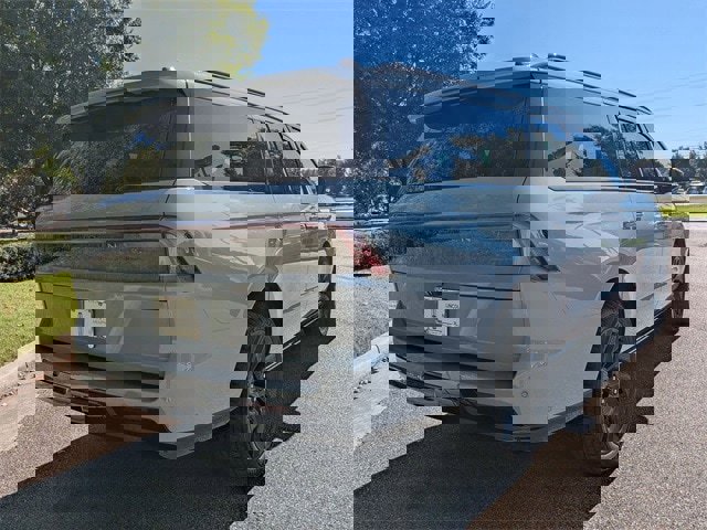 New 2025 Lincoln Navigator L Reserve w/ Jet Appearance Package image 3