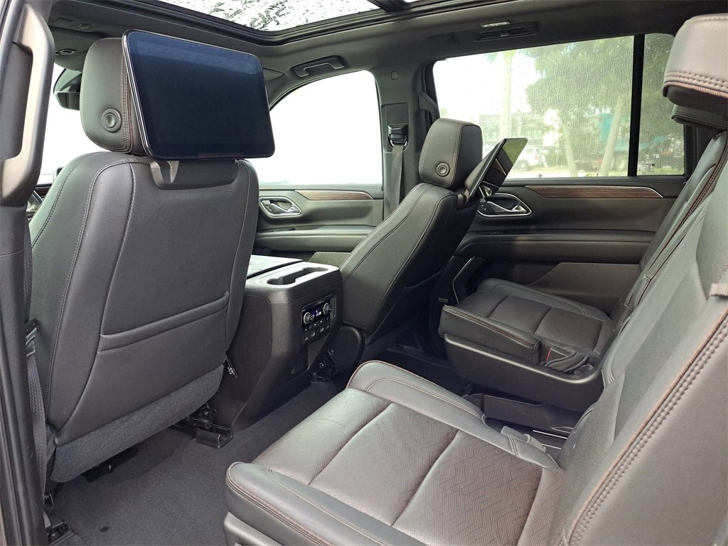 Used 2021 Chevrolet Suburban High Country image 8