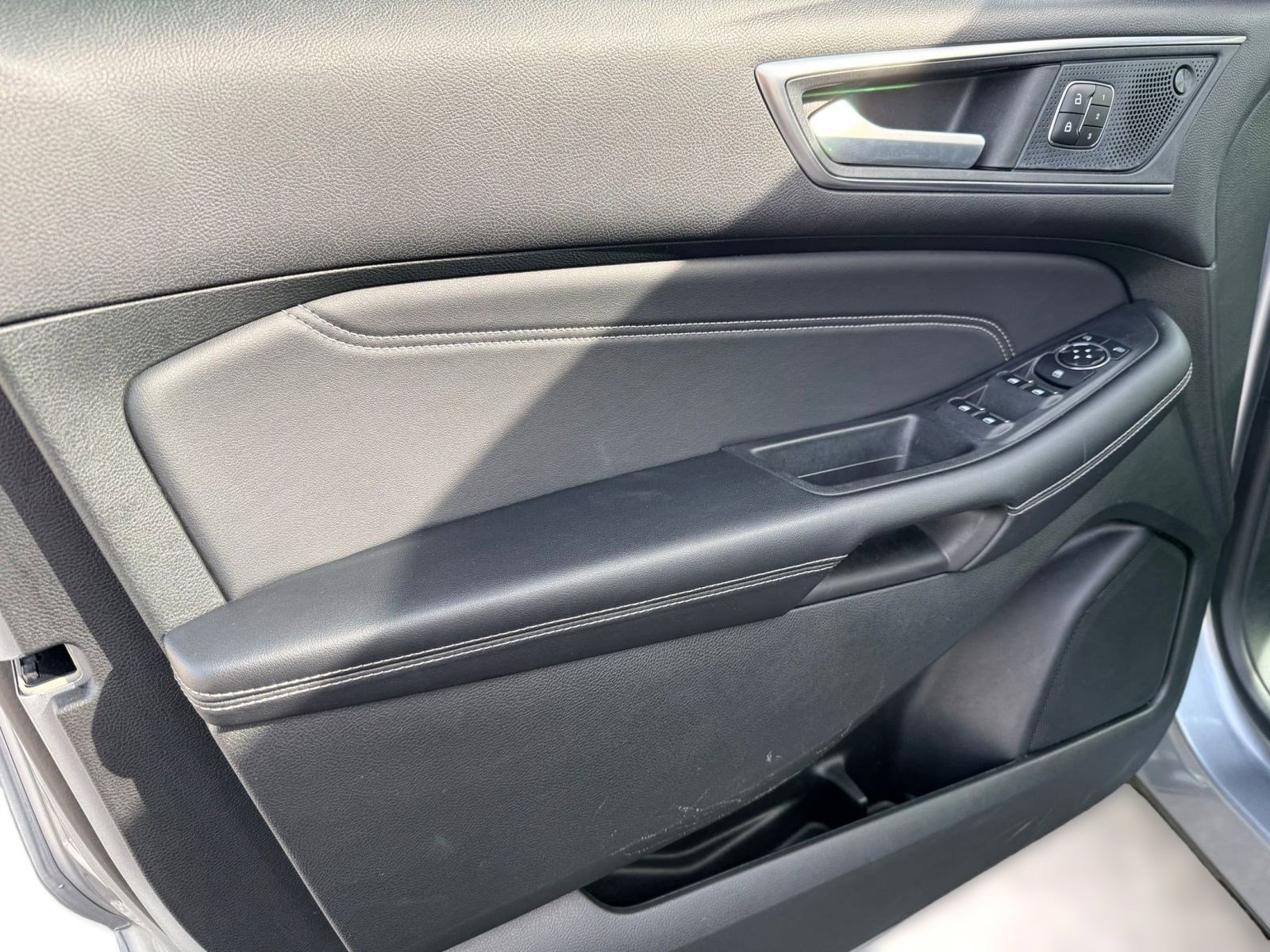 Used 2024 Ford Edge Titanium image 10