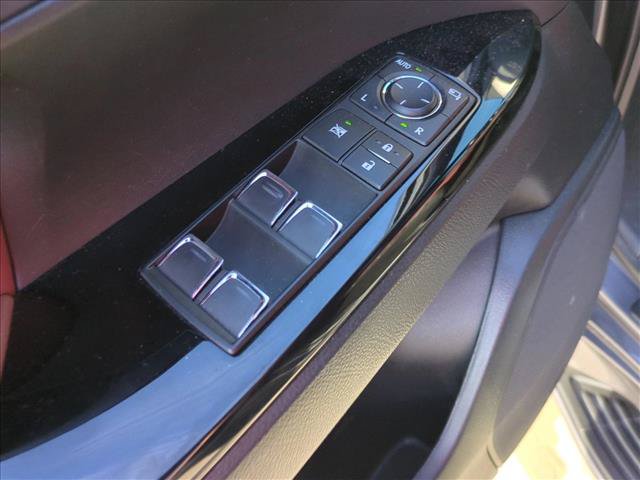 Used 2020 Lexus LX 570 4WD w/ Sport Package image 12