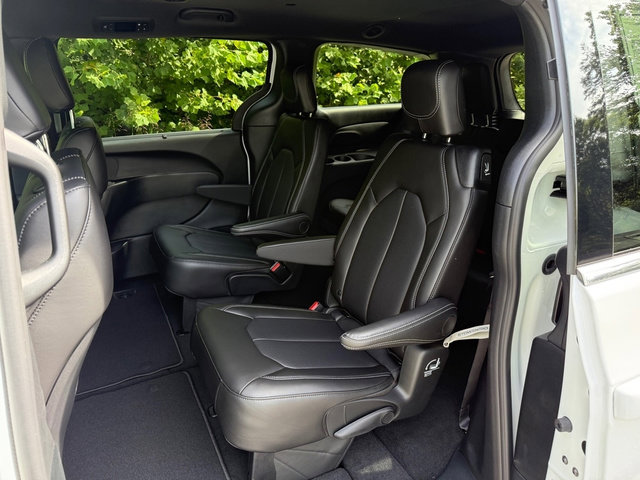 New 2026 Chrysler Voyager LX image 15
