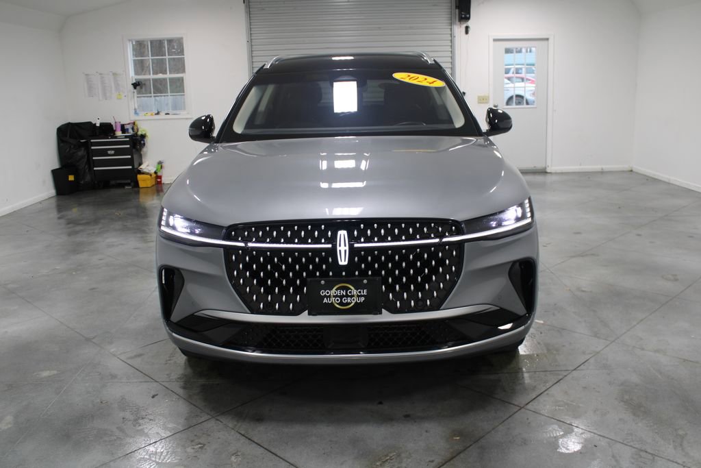 Used 2024 Lincoln Nautilus Reserve image 3