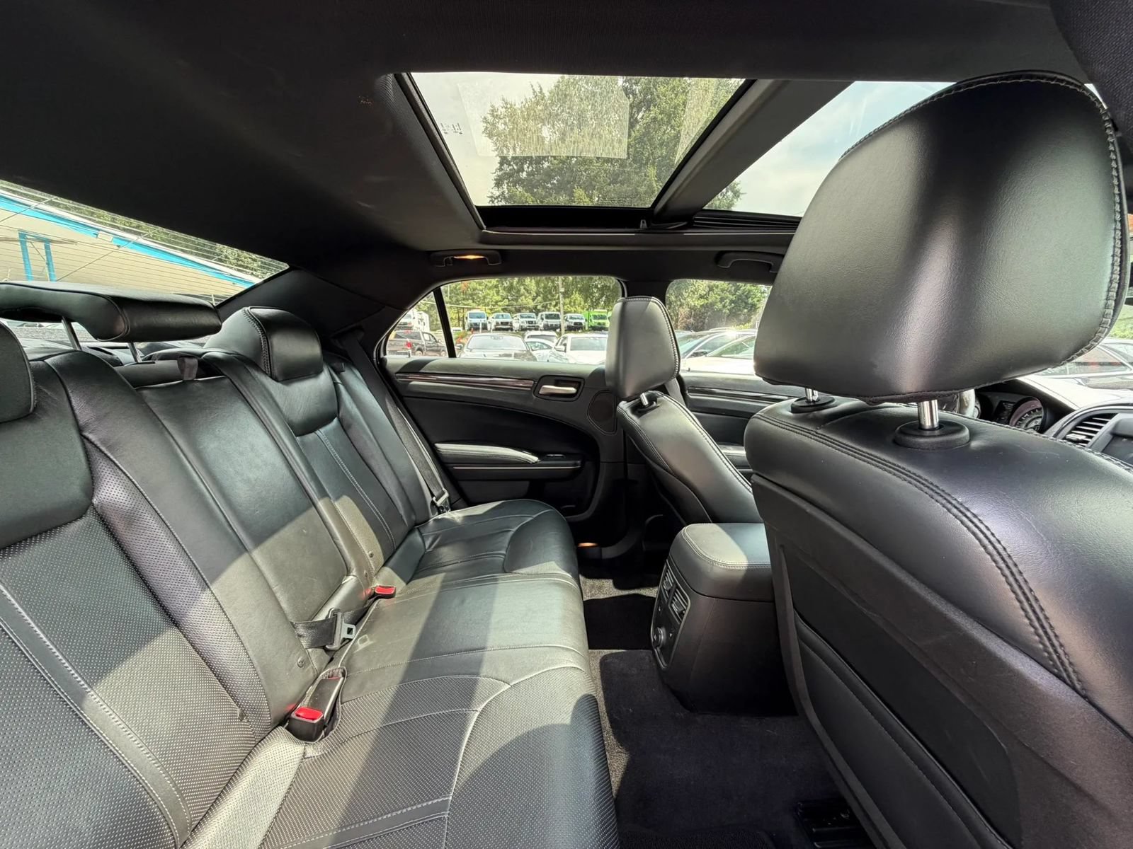 Used 2013 Chrysler 300 C RWD image 35