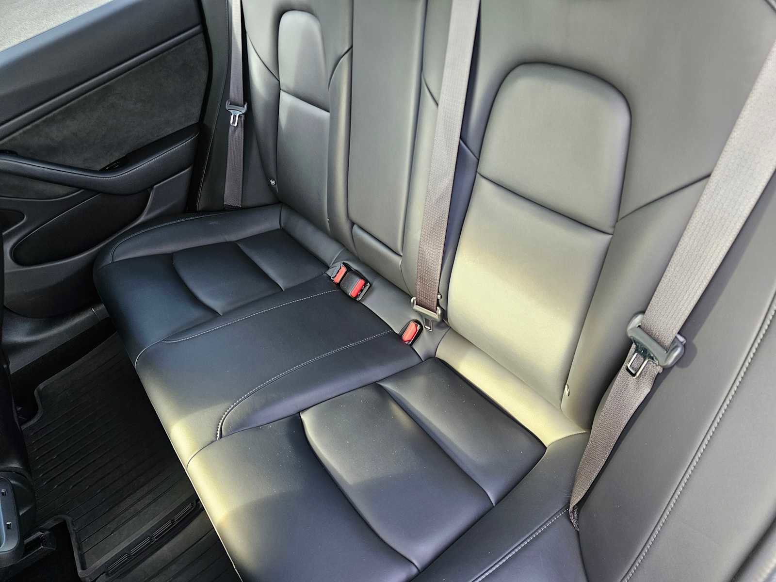 Used 2018 Tesla Model 3 Long Range image 17