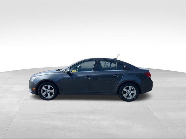 Used 2013 Chevrolet Cruze LT w/ Technology Package FWD image 2