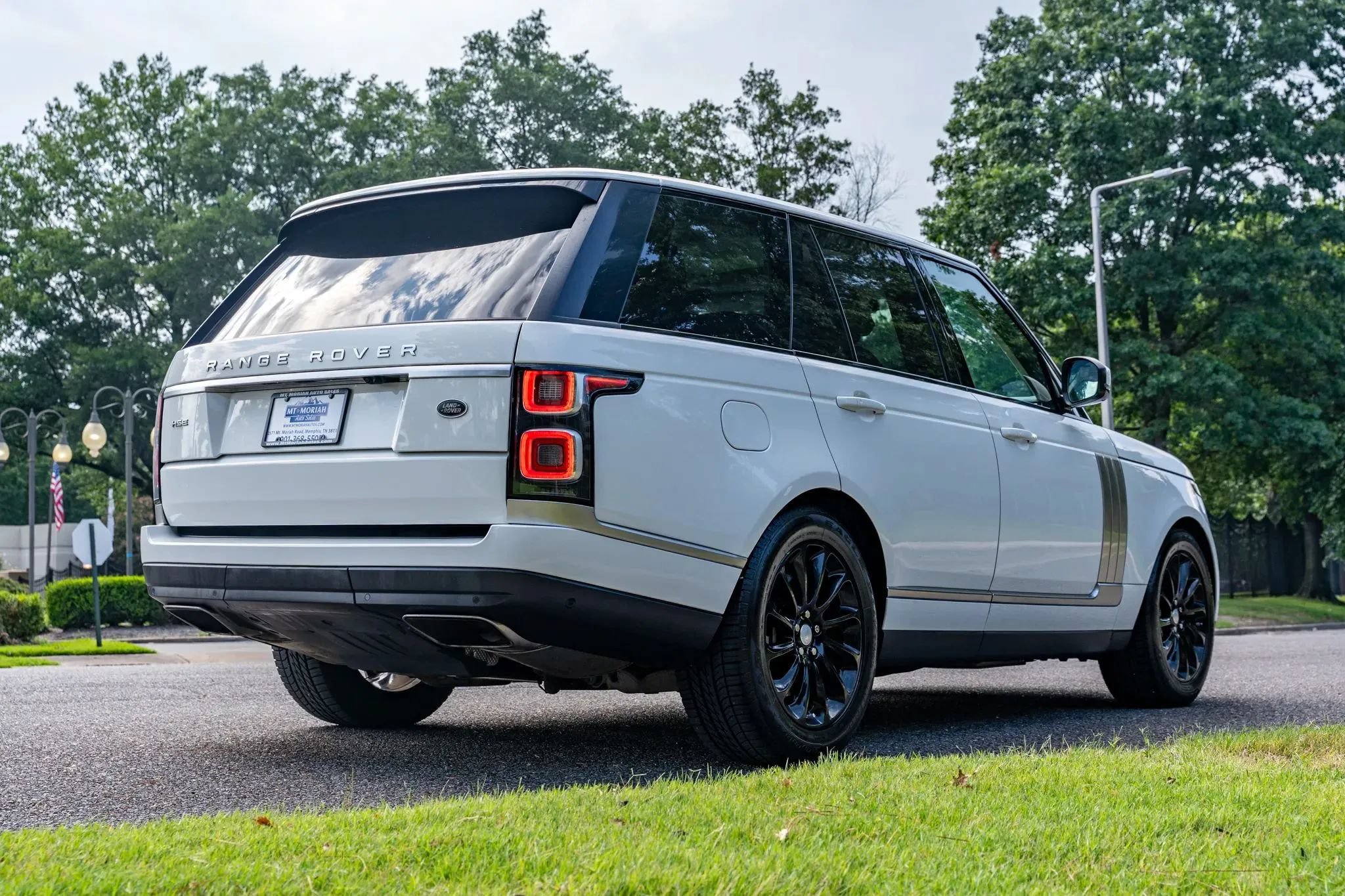Used 2018 Land Rover Range Rover HSE AWD/4WD image 5