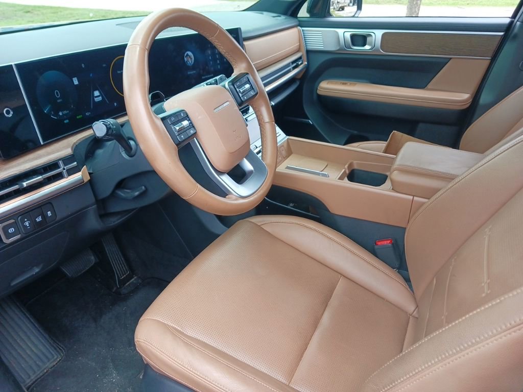 Used 2025 Hyundai Santa Fe Limited AWD/4WD image 9