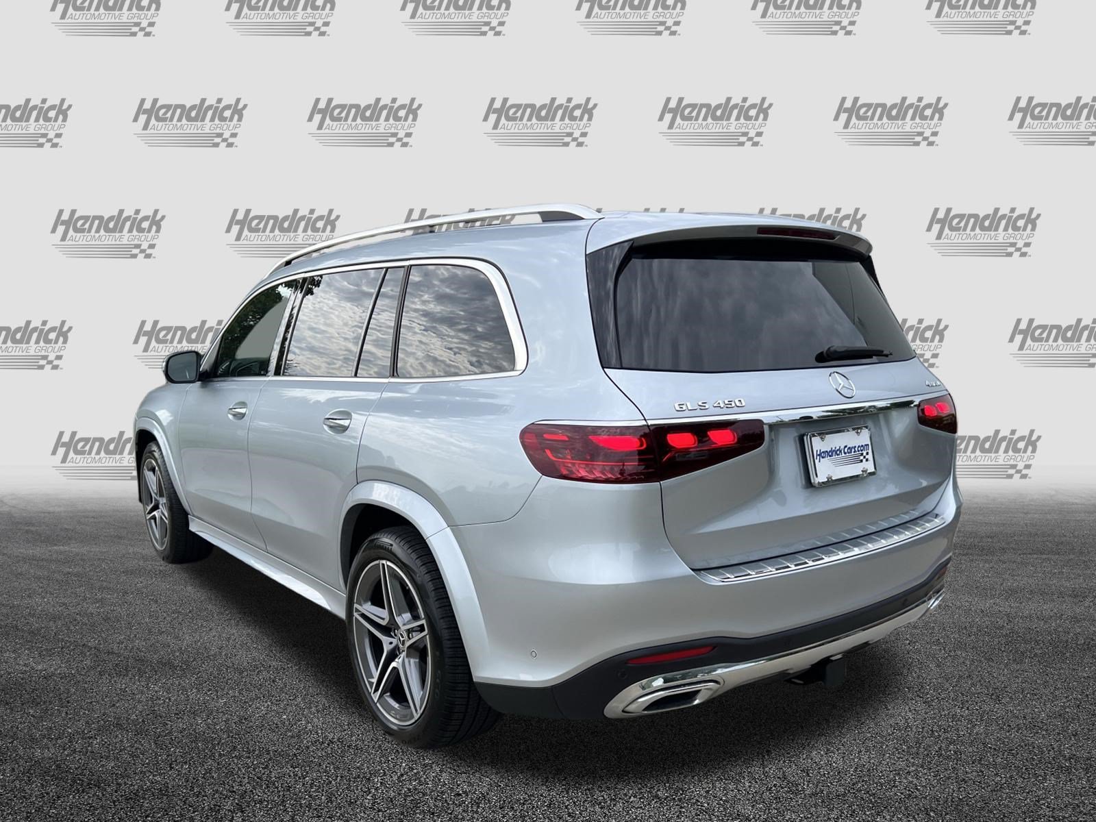 Used 2025 Mercedes-Benz GLS 450 4MATIC w/ AMG Line Exterior image 7