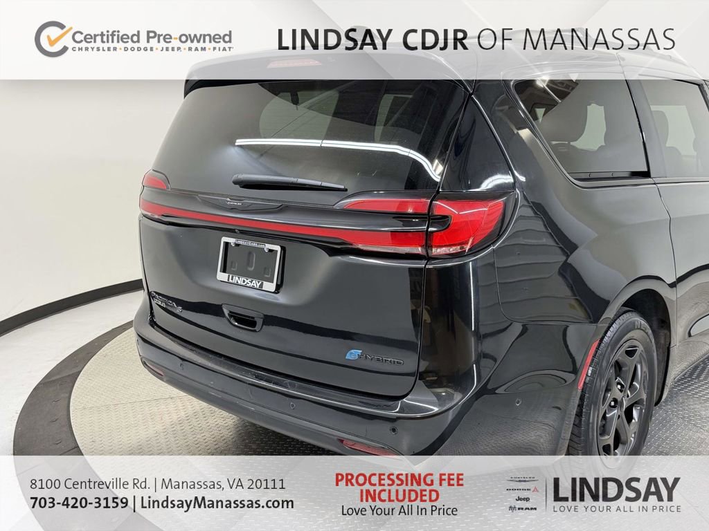 Used 2024 Chrysler Pacifica Premium FWD image 10