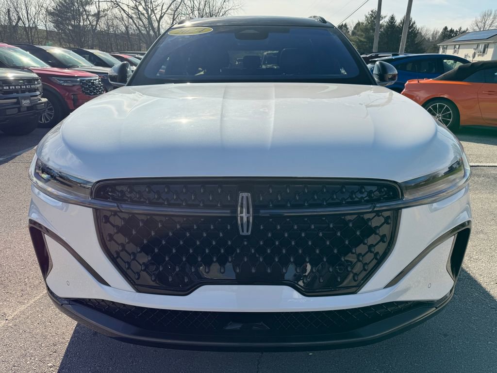 Used 2024 Lincoln Nautilus Reserve w/ Equipment Group 203A image 2