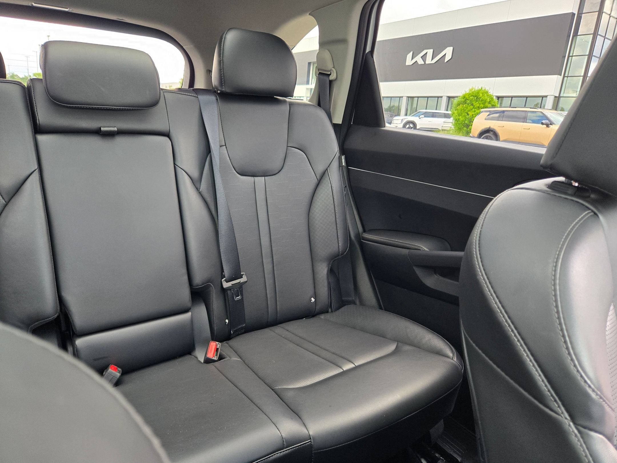 Used 2025 Kia Sorento S w/ Panoramic Sunroof Package FWD image 14