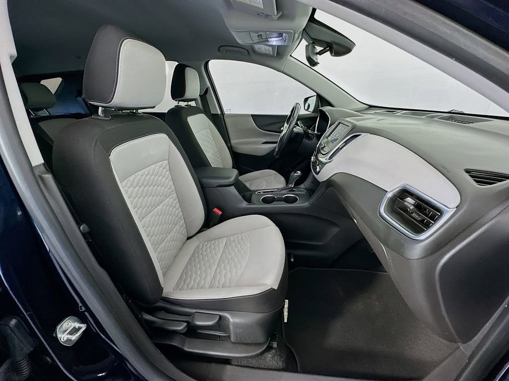 Used 2021 Chevrolet Equinox LT w/ Driver Convenience Package image 27