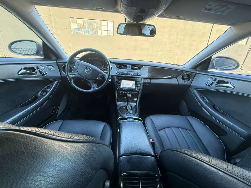 Used 2007 Mercedes-Benz CLS 550 CLS 550 4dr Sedan image 18