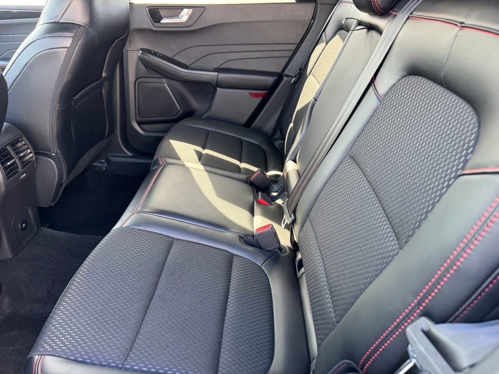Used 2025 Ford Escape ST-Line w/ Cold Weather Package FWD image 11