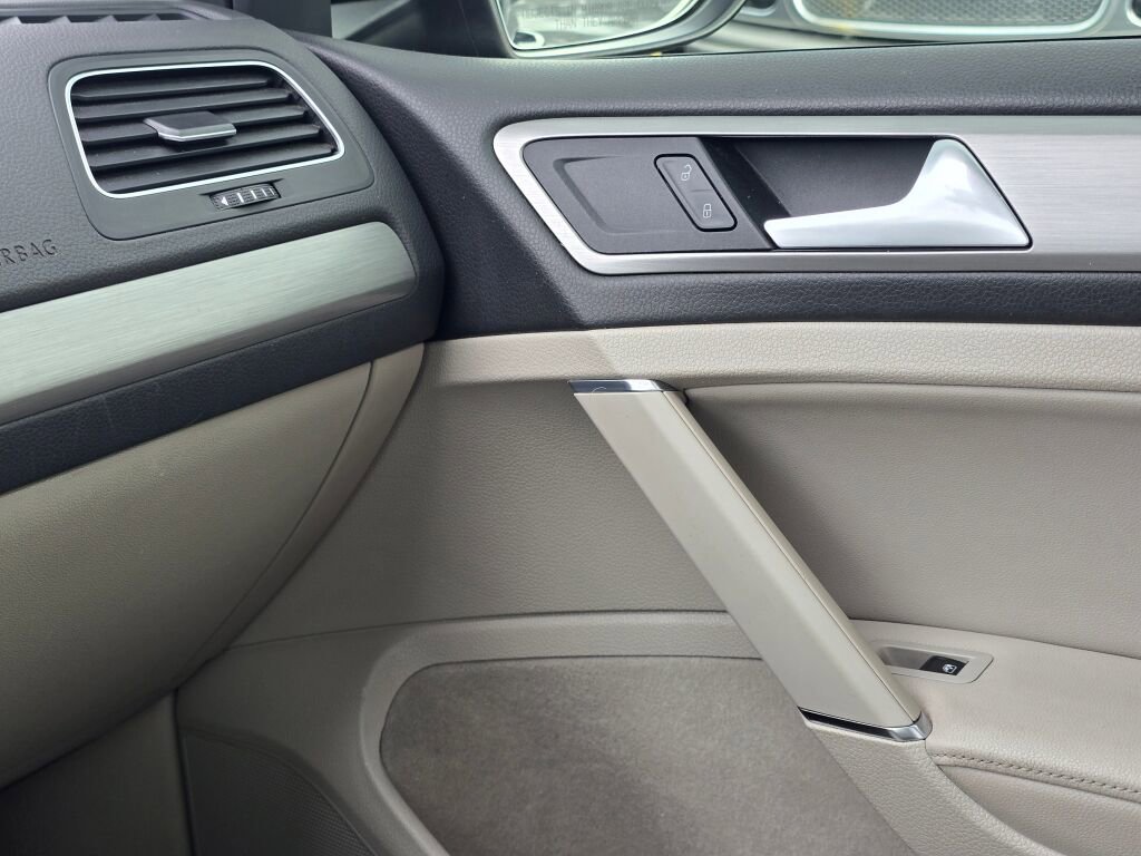 Used 2016 Volkswagen Golf SE image 36