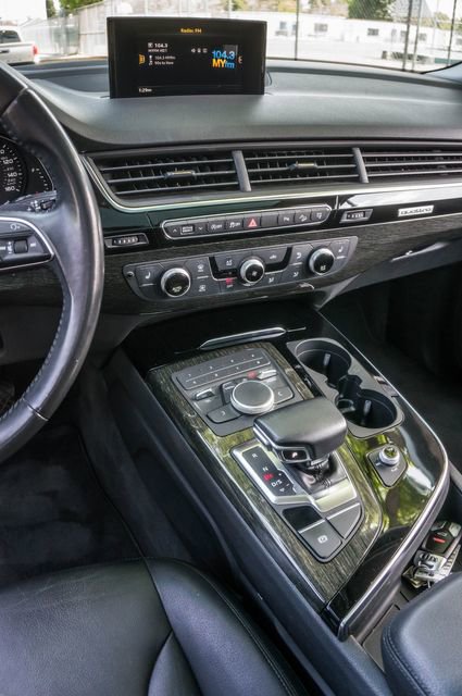 Used 2017 Audi Q7 3.0T Premium AWD/4WD image 34