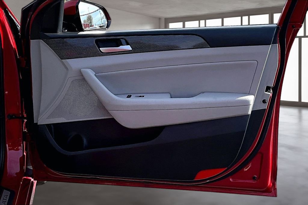 Used 2018 Hyundai Sonata Limited FWD image 24